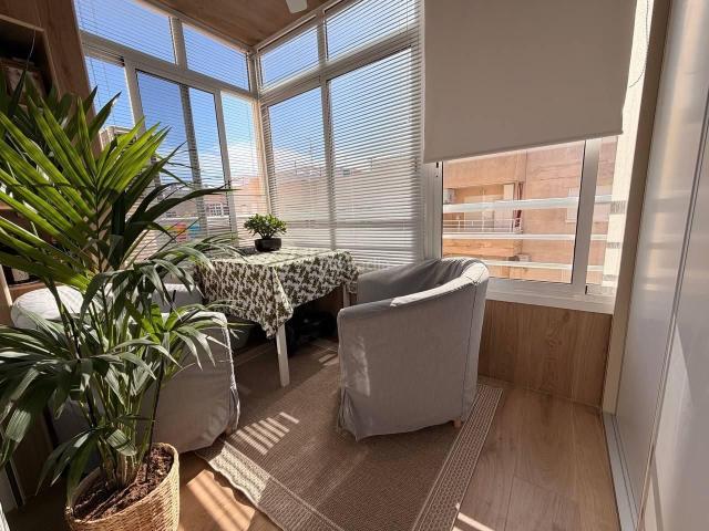 Apartamento en venta en Torrevieja, El Acequión. GRAN APARTAMENTO CERCA DE EL MAR CON PISCINA EN TORREVIEJA 2 HAB, 1 BAÑO. Apartamentos.