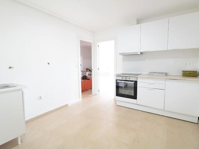 Apartamento en venta en Torrevieja, El Acequión. Presentamos este magniacutefico apartamento ubicado en la codiciada zona de Acequion, Torrevieja. Con una superficie construida de. Apartamentos.