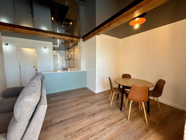 Apartamento en venta en Torrevieja, El Acequión. Se vende un elegante apartamento en primera liacutenea del mar la combinacioacuten perfecta de confort, estilo y ubicacioacuten ua. Apartamentos.