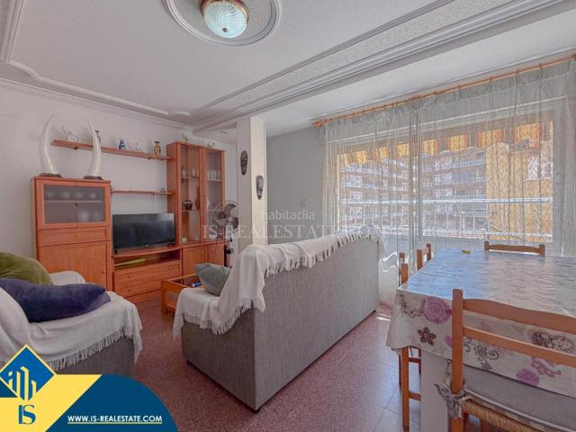 Apartamento en venta en Torrevieja, Gaspar Perelló. Apartamento con terraza, en la provincia de Alicante, en la ciudad de Torrevieja, en la zona de La Mata. 3 habitaciones 68 m². Apartamentos.