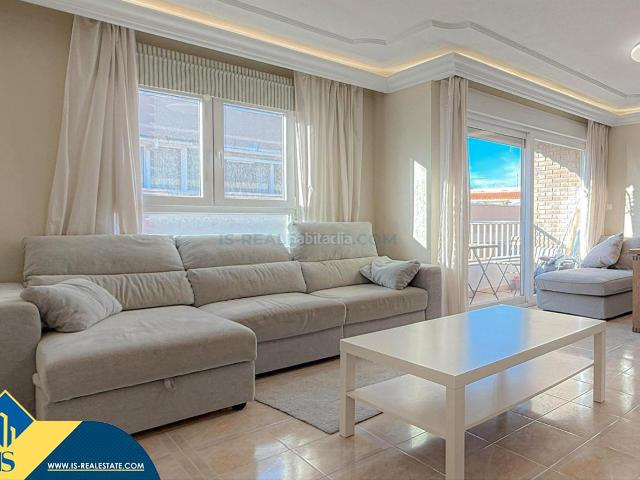 Apartamento en venta en Torrevieja, Gaspar Perelló. Apartamento reformado con terraza en la provincia de Alicante, en la localidad de Torrevieja, en la pedanía de La Mata. 2 habitaci. Apartamentos.