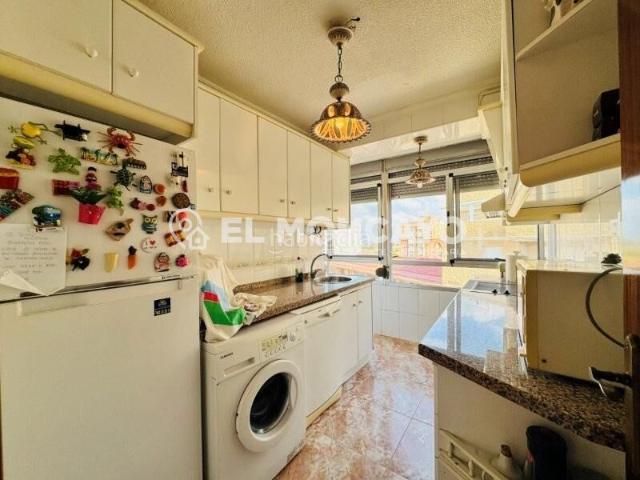 Apartamento en venta en Torrevieja, Gaspar Perelló. Fantástico apartamento con vistas al mar a tan solo 100m de las playas de La Mata, Alicante, COsta Blanca. Apartamentos.