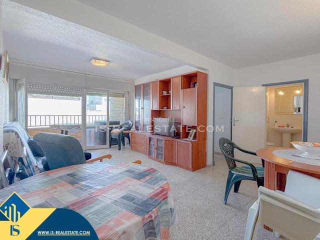 Apartamento en venta en Torrevieja, Las Piscinas Naturales. Apartamento con terraza, en la provincia de Alicante, en la ciudad de Torrevieja, en la zona de Playa del Cura. 2 habitaciones 5.