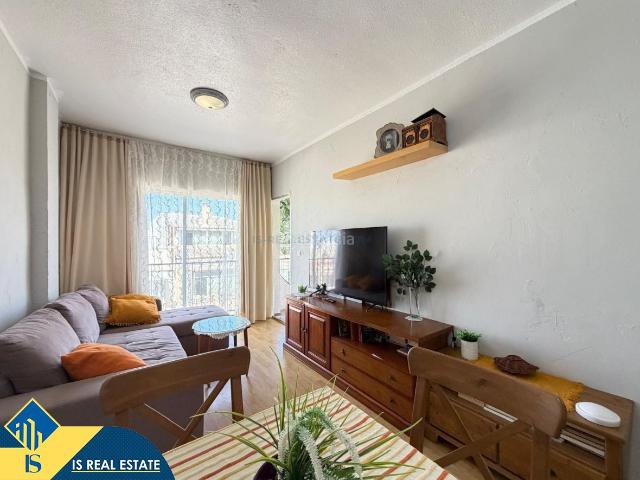 Apartamento en venta en Torrevieja, Las Piscinas Naturales. Apartamento con terraza en la provincia de Alicante, en Torrevieja. 1 habitación 52 m² 200 metros del mar. Apartamentos.