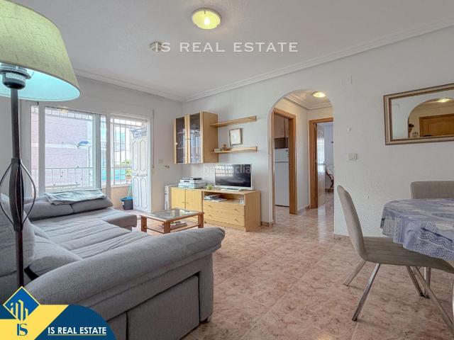 Apartamento en venta en Torrevieja, Las Piscinas Naturales. Apartamento con terraza en la provincia de Alicante, en Torrevieja. 2 habitaciones 66 m² 750 metros del mar. Apartamentos.