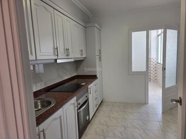 Apartamento en venta en Torrevieja, Las Piscinas Naturales. Apartamento encantador en el centro de la ciudad!. Apartamentos.