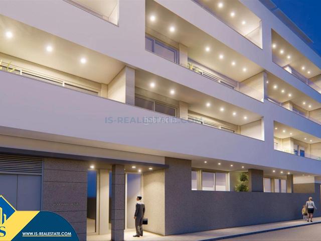 Apartamento en venta en Torrevieja, Las Piscinas Naturales. Apartamento para construir en la provincia de Alicante, en Torrevieja, distrito Playa del Cura. 3 habitaciones 150 m² 200 metr.