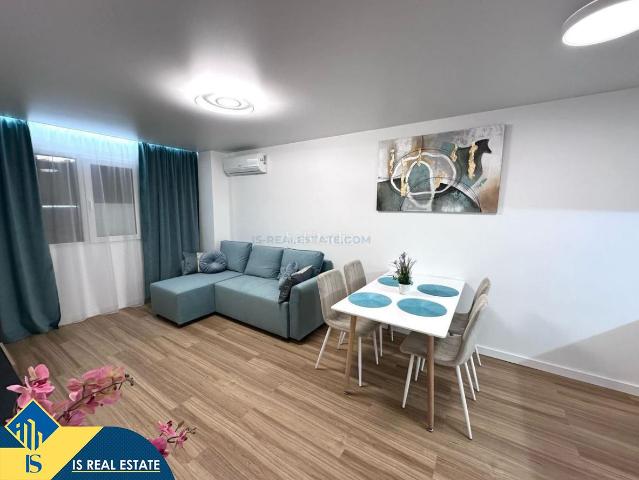 Apartamento en venta en Torrevieja, Las Piscinas Naturales. Apartamento reformado con piscina comunitaria, en la provincia de Alicante, en la ciudad de Torrevieja. 3 habitaciones 65 m² A.