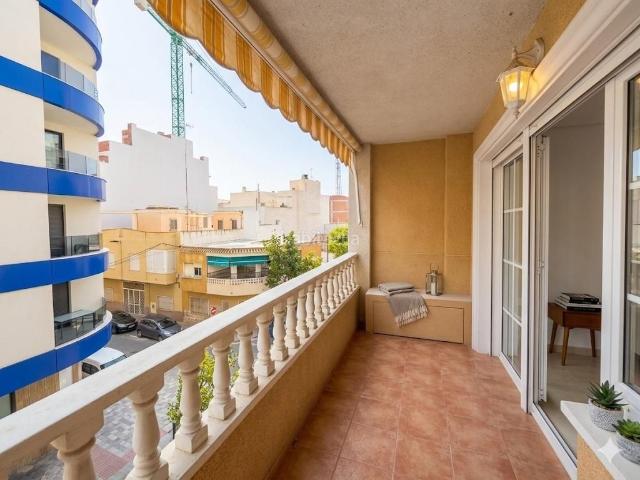 Apartamento en venta en Torrevieja, Las Piscinas Naturales. Apartamentos.