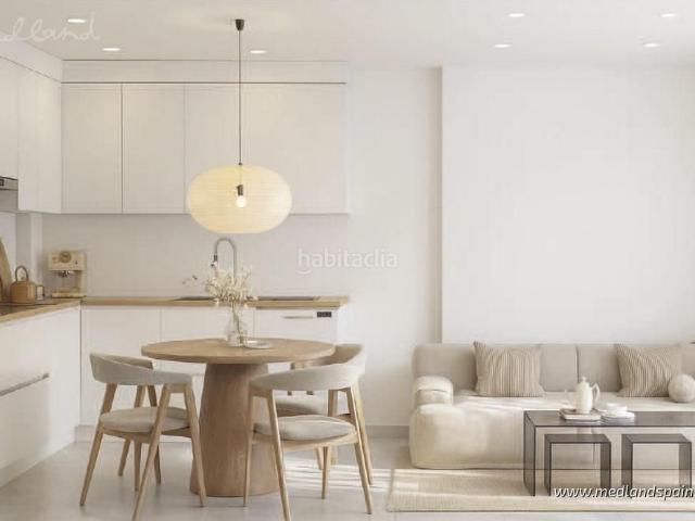 Apartamento en venta en Torrevieja, Las Piscinas Naturales. Áticos de 2 dormitorios, solárium privado y a 250 m de la playa en Torrevieja. Apartamentos.