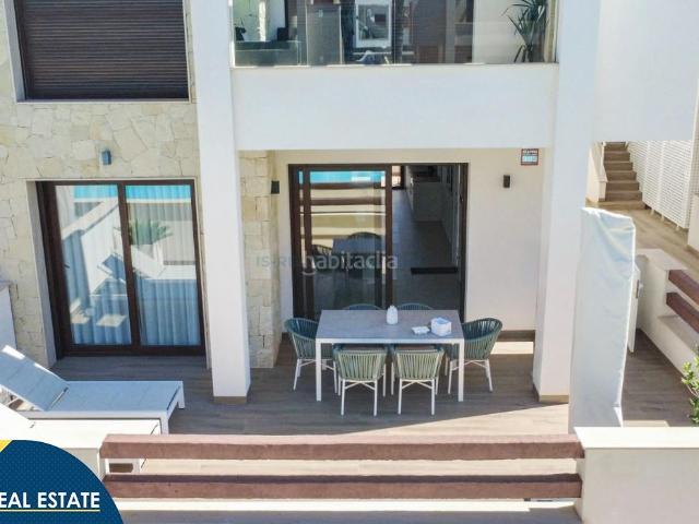 Apartamento en venta en Torrevieja, Los Balcones Los Altos. Apartamento con piscina comunitaria, en la provincia de Alicante, en la ciudad de Torrevieja, en la zona de Los Balcones. 2 habita.