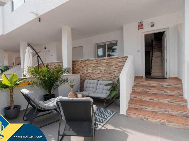 Apartamento en venta en Torrevieja, Los Balcones Los Altos. Apartamento reformado con piscina compartida en la provincia de Alicante, en la localidad de Torrevieja, en la pedanía de Los Balc.