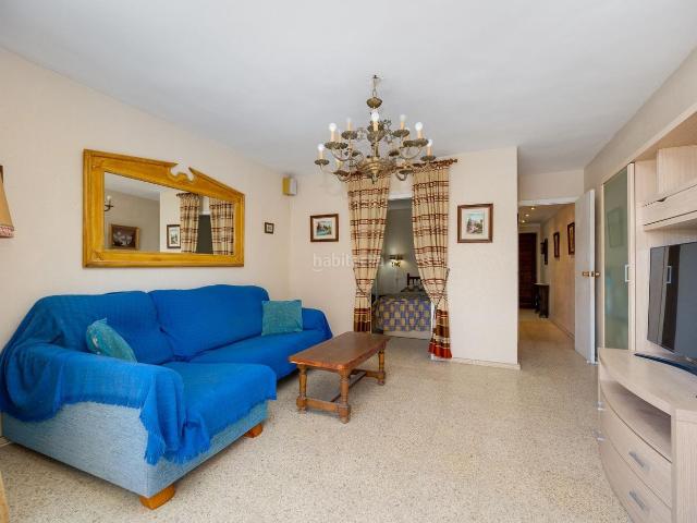 Apartamento en venta en Torrevieja, Los Europeos. Apartamento 1 dormitorio con vistas laterales al mar y parking comunitario. Apartamentos.