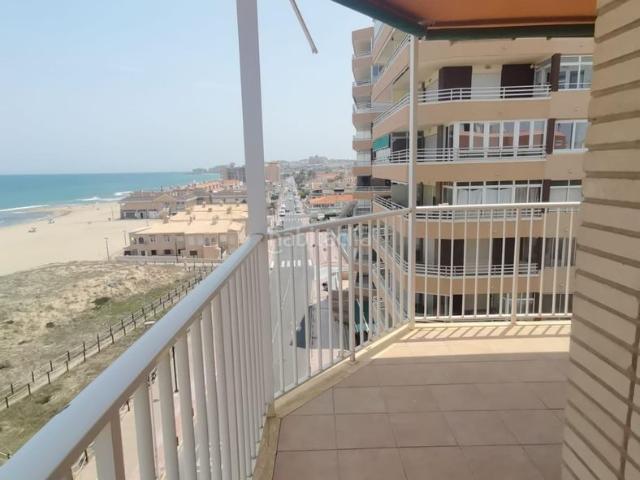 Apartamento en venta en Torrevieja, Los Europeos. Apartamento en primera línea de playa La Mata, Torrevieja. Apartamentos.