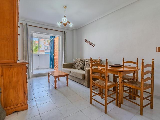 Apartamento en venta en Torrevieja, Los Europeos. La casa que buscabas en la playa acaba de aparecer. Apartamentos.