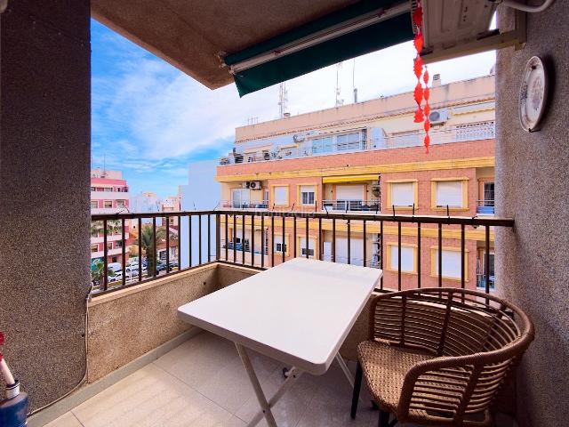 Apartamento en venta en Torrevieja, Puerto Deportivo. APARTAMENTO DE 3 DORMITORIOS EN PLENO CENTRO DE TORREVIEJA INCLUYE GARAJE Y TRASTERO PRIVADO. Apartamentos.