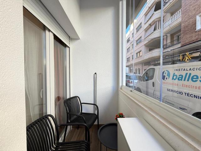 Apartamento en venta en Torrevieja, Puerto Deportivo. BONITO APARTAMENTO EN TORREVIEJA 2 HAB, 1 BAÑO. Apartamentos.