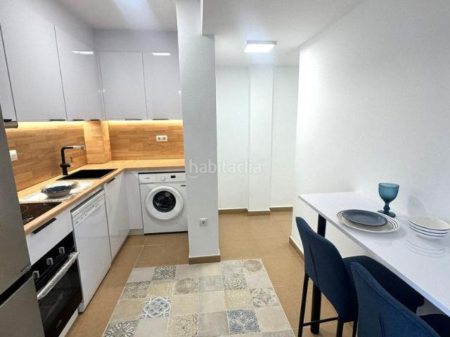 Apartamento en venta en Torrevieja, Puerto Deportivo. OPORTUNIDAD DE APARTAMENTO REFORMADO DE 2 DORMITORIOS CON VISTAS DESPEJADAS. Apartamentos.