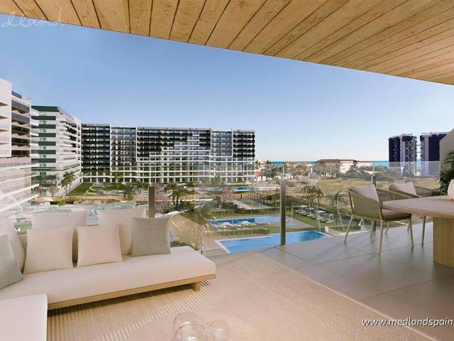 Apartamento en venta en Torrevieja, Punta Prima. Amplios apartamentos con 3 dormitorios y terraza en Punta Prima. Apartamentos.