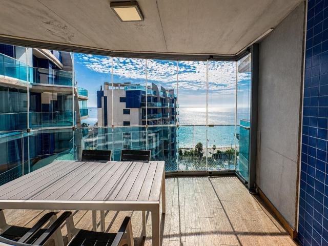 Apartamento en venta en Torrevieja, Punta Prima. Apartamento en primera línea de mar con vistas panorámicas en Sea Senses, Punta Prima. Apartamentos.