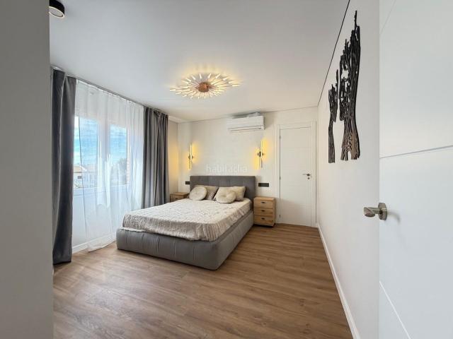 Apartamento en venta en Torrevieja, Punta Prima. APARTAMENTO TOTALMENTE REFORMADO EN PUNTA PRIMA CON VISTAS AL MAR. DE 3 DORM. 2 BAÑOS. CON SUPERFICIE DE 91 M2. Apartamentos.
