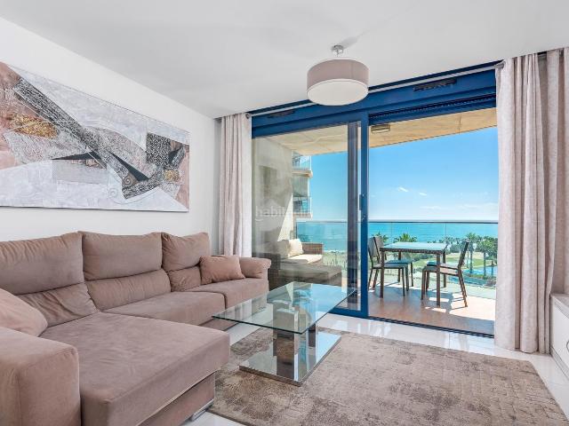 Apartamento en venta en Torrevieja, Punta Prima. Bienvenido a este exclusivo apartamento de dos dormitorios y dos bantildeos en el prestigioso complejo residencial Sea Senses, sit. Apartamentos.