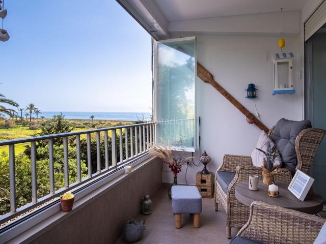 Apartamento en venta en Torrevieja, Punta Prima. Este moderno apartamentoampnbspcon hermosas vistas es perfecto para tus vacaciones o como residencia permanenteampnbsptan solo 300. Apartamentos.