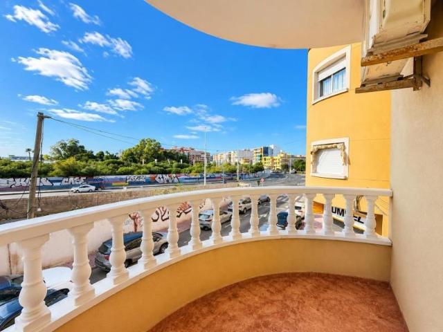Apartamento en venta en Torrevieja, Paseo maritimo