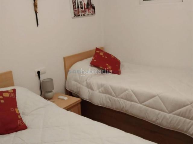 Apartamento en venta en Torrevieja, Parque Acuático Sector 25. Apartamento con piscina comunitaria, en la provincia de Alicante, en la ciudad de Torrevieja. 2 habitaciones 70 m² 1 kilómetro.