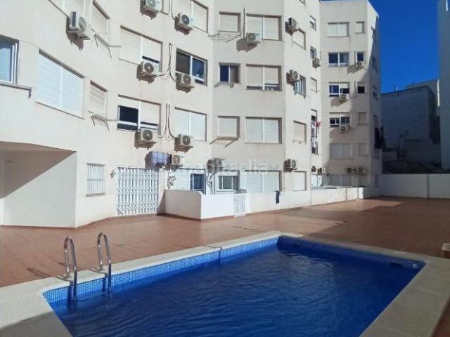 Apartamento en venta en Torrevieja, Parque de las Naciones. Apartamento con piscina comunitaria, en la provincia de Alicante, en la ciudad de Torrevieja. 1 habitación 38 m² 800 metros de.