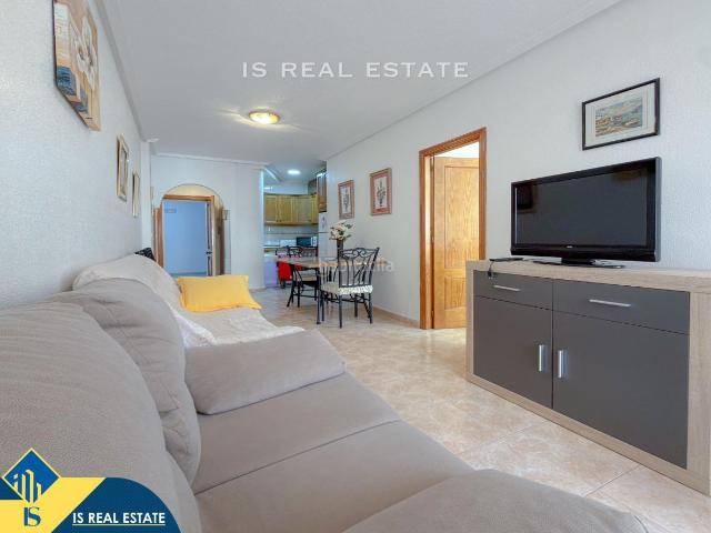 Apartamento en venta en Torrevieja, Parque de las Naciones. Apartamento con piscina comunitaria en la provincia de Alicante, en Torrevieja. 1 habitacion 47 m² 750 metros del mar. Apartamentos.