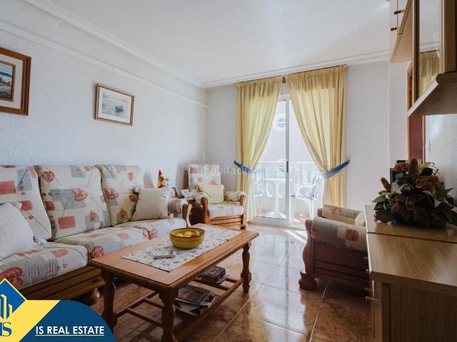 Apartamento en venta en Torrevieja, Parque de las Naciones. Apartamento con terraza en la provincia de Alicante, en Torrevieja. 3 habitaciones 81 m² 600 metros del mar. Apartamentos.