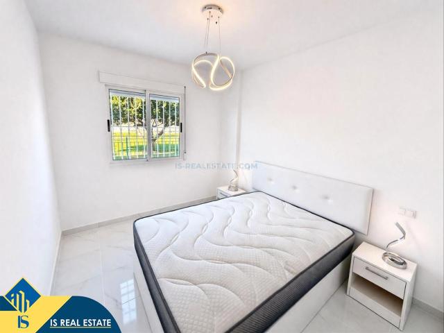 Apartamento en venta en Torrevieja, Parque de las Naciones. Apartamento reformado con piscina comunitaria, en la provincia de Alicante, en la ciudad de Torrevieja. 2 habitaciones 52 m² 7.