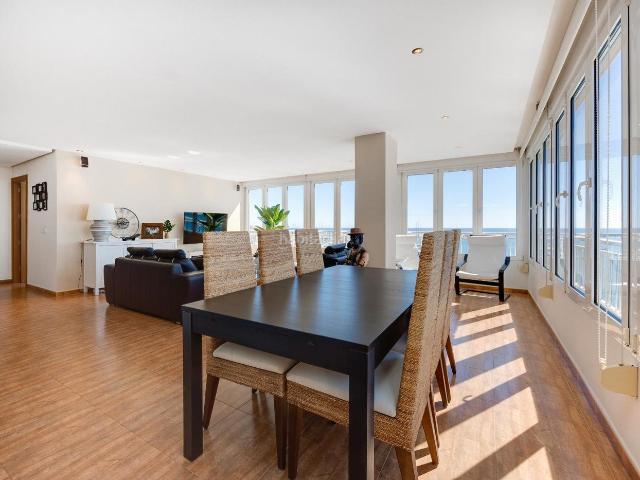 Apartamento en venta en Torrevieja, Parque de las Naciones. EXCLUSIVO APARTAMENTO EN PRIMERA LÍNEA DE PLAYA TORREVIEJA. Apartamentos.