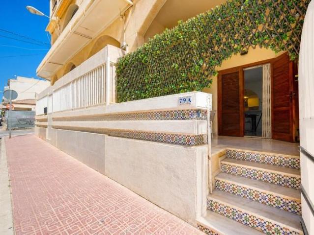 Apartamento en venta en Torrevieja, Playa de los Locos