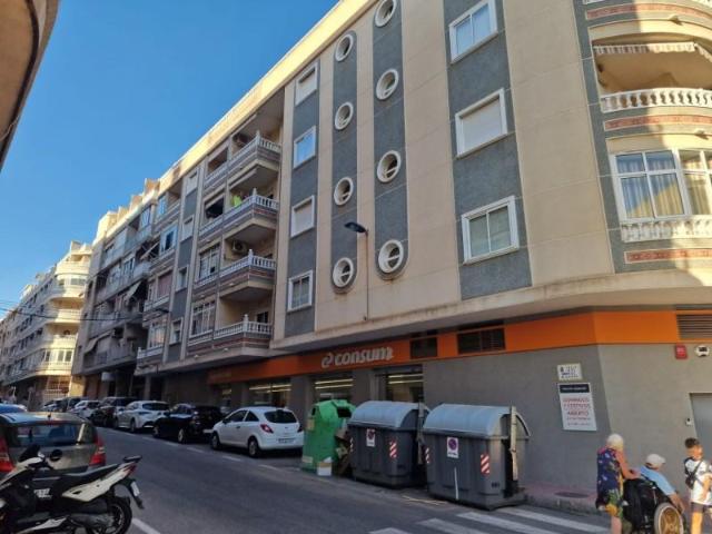 Apartamento en venta en Torrevieja, Playa de los Locos