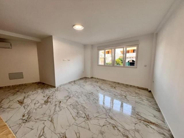 Apartamento en venta en Torrevieja, Playa de los locos