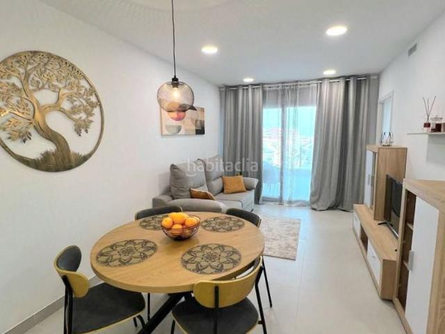 Apartamento en venta en Torrevieja, Torreblanca. Apartamento moderno con vistas al mar con dos dormitorios en la zona de La Mata, Torrevieja. Aire acondicionado, terraza, aparcami. Apartamentos.