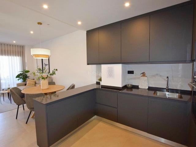 Apartamento en venta en Torrevieja, Torreblanca. APARTAMENTO DE 2 DORM. EN PRIMERA PLANTA DE NUEVA CONSTRUCCIÓN EN TORREVIEJA A SOLO 700M DE LA PLAYA. Apartamentos.