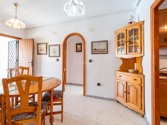 Apartamento en venta en Torrevieja, Torreblanca. LUMINOSO ATICO DUPLEX CON SOLARIUM Y PARKING PRIVADO EN TORRE LA MATA TORREVIEJA. Apartamentos.