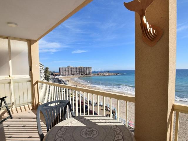 Apartamento en venta en Torrevieja, Zona Playa de los Locos. Magnífico apartamento en primera línea!. Apartamentos.