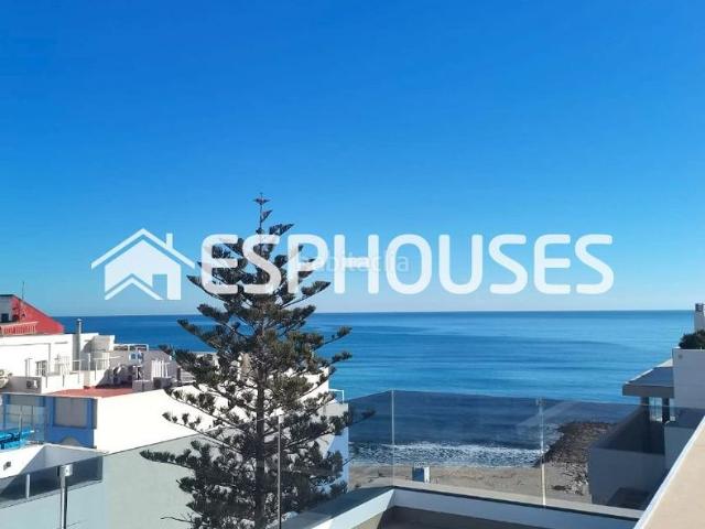Apartamento en venta en Torrevieja, Zona Playa de los Locos. Ático con vistas al mar a 60 m de la playa de Los Locos Piscina y dos terrazas Torrevieja. Apartamentos.