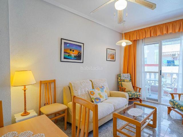 Apartamento en venta en Torrevieja, Zona Playa de los Locos. Apartamento de 2 dormitorios con terraza, garaje y trastero a 200 metros de la playa de los Locos en Torrevieja. Apartamentos.