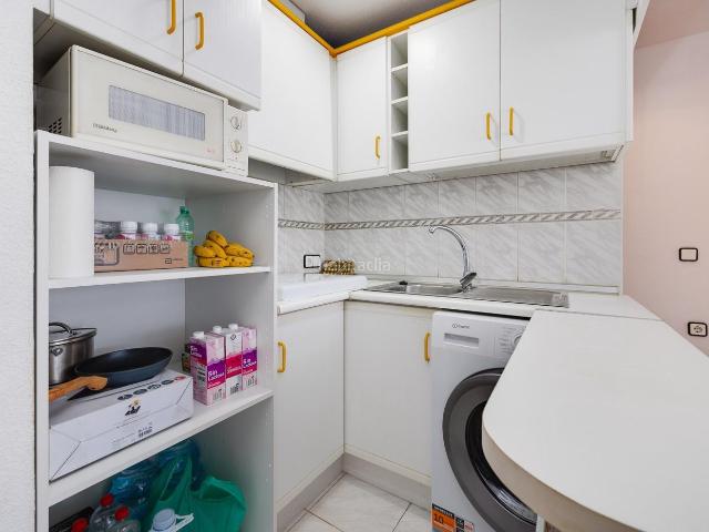 Apartamento en venta en Torrevieja, Zona Playa de los Locos. Apartamento de 2 dormitorios a 100m de la playa de Los Locos. Apartamentos.