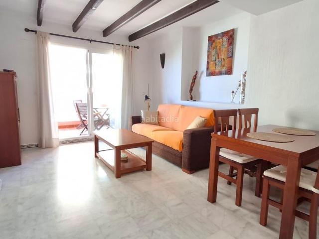 Apartamento en venta en Torrevieja, Zona Playa de los Locos. Apartamento en Torrevieja a solo 100 metros de la Playa de Los Locos con piscina, parking. Apartamentos.