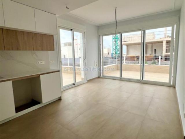 Apartamento en venta en Torrevieja, Zona Playa de los Locos. Apartamento para construir en Playa de los Locos, en la provincia de Alicante, en la localidad de Torrevieja. 2 habitaciones 81.