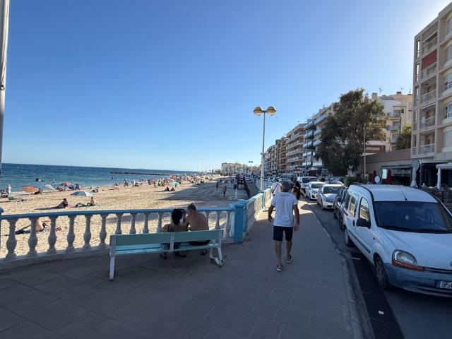 Apartamento en venta en Torrevieja, Zona Playa de los Locos. Apartamentos.