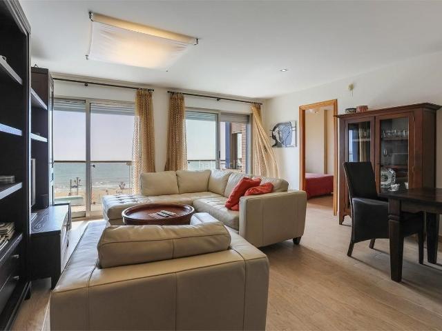 Apartamento en venta en Torrevieja, Zona Playa de los Locos. En la primera línea!. Apartamentos.