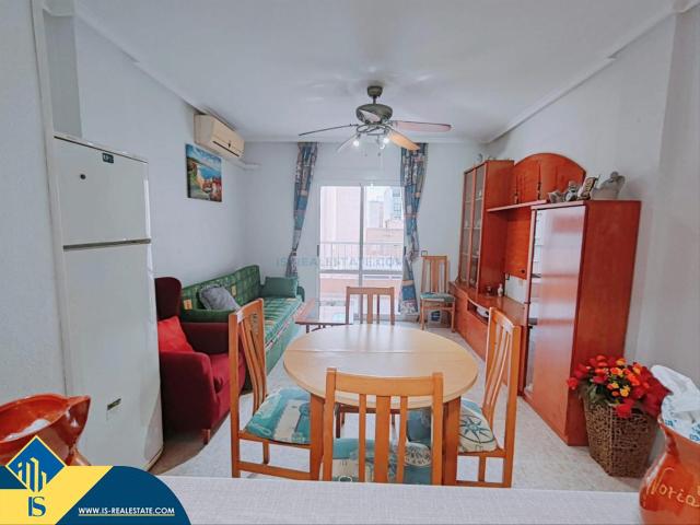 Apartamento en venta en Torrevieja, Zona Playa del Cura. Apartamento con terraza, en la provincia de Alicante, en la ciudad de Torrevieja, en la zona de Playa del Cura. 2 habitaciones 7.