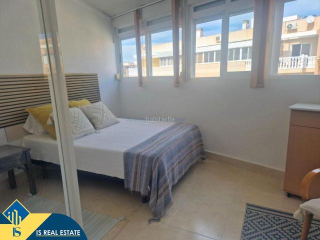 Apartamento en venta en Torrevieja, Zona Playa del Cura. Apartamento cerca del mar, en la provincia de Alicante, en la ciudad de Torrevieja, en la zona de Playa del Cura. 1 habitación 3.